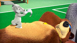 Девочки тоже играют в футбол