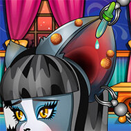 Игра Монстр Хай: лечить уши