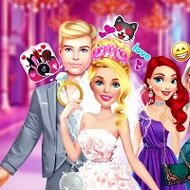 Игра Одевалка свадьба Барби